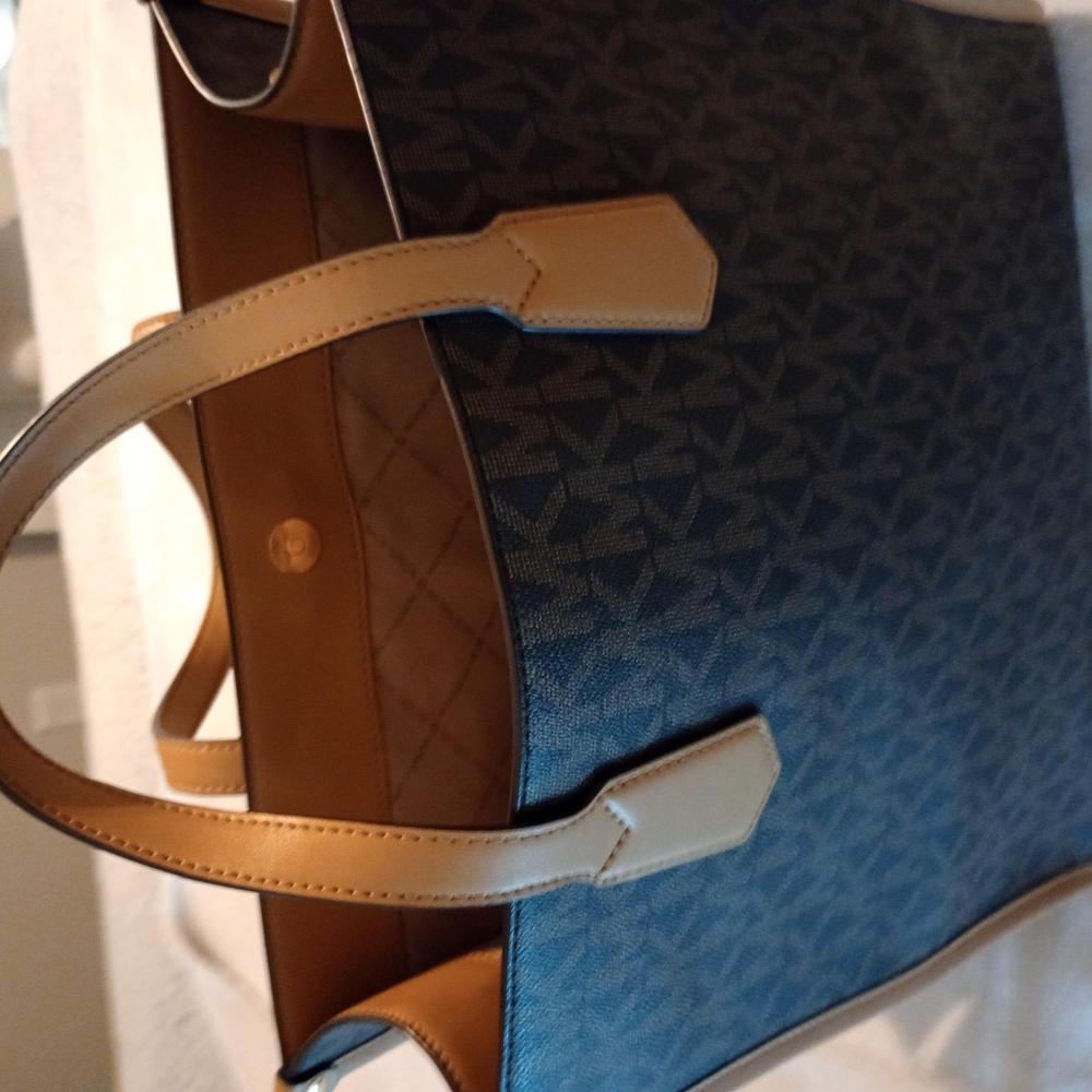 Elegant Blue and Tan Shoulder Bag with Leather Accents